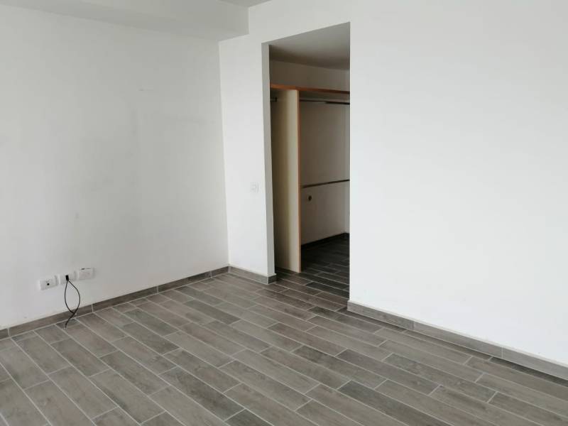 recamara con vestidor y baño en Depa Impulso