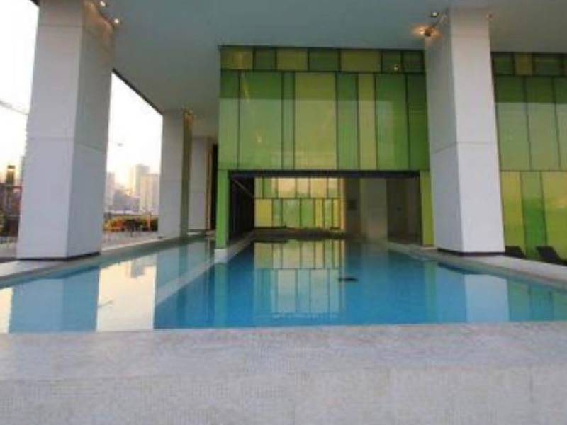 Amenidad alberca en Torre Amsterdam