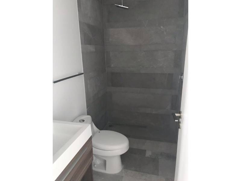 Baño completo en Depto en renta Blum Santa Fe