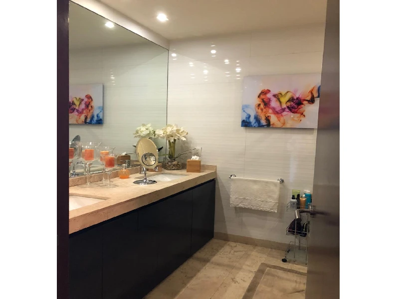Baño en City Santa Fe, torre Barcelona