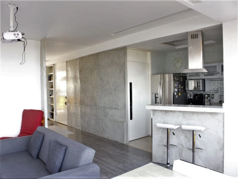 Cocina con barra compartida con sala en Depto Santa Fe Latelier