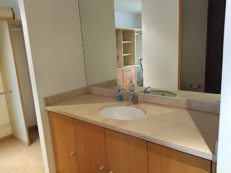 lindo baño y vestidor en Impulso Santa Fe