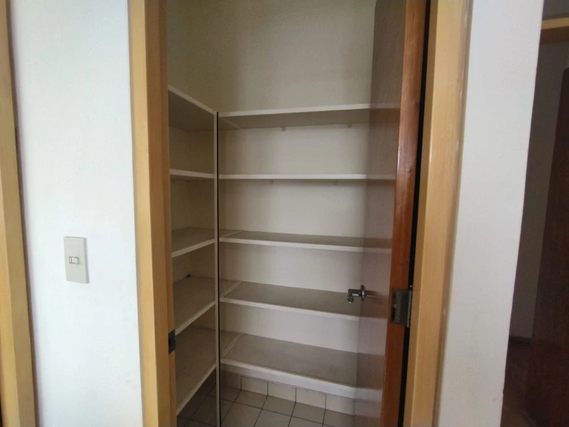 Amplia Alacena Cocina Bosques de las Lomas