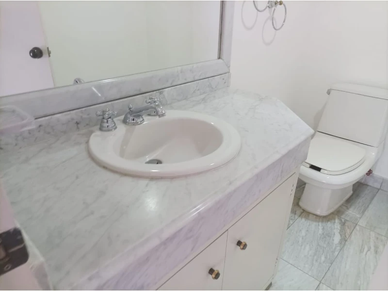 Baño de Depto en Bosques canelos