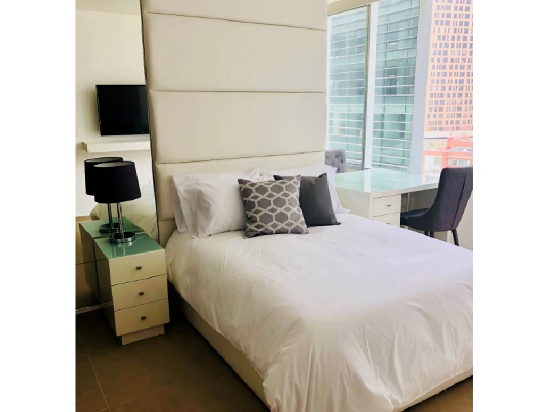 Recámara con cama amplia Botticelli Plaza Carso