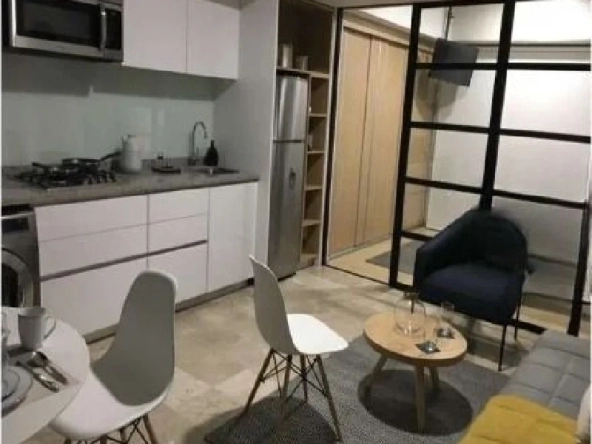 Amplia estancia La Cité amueblado